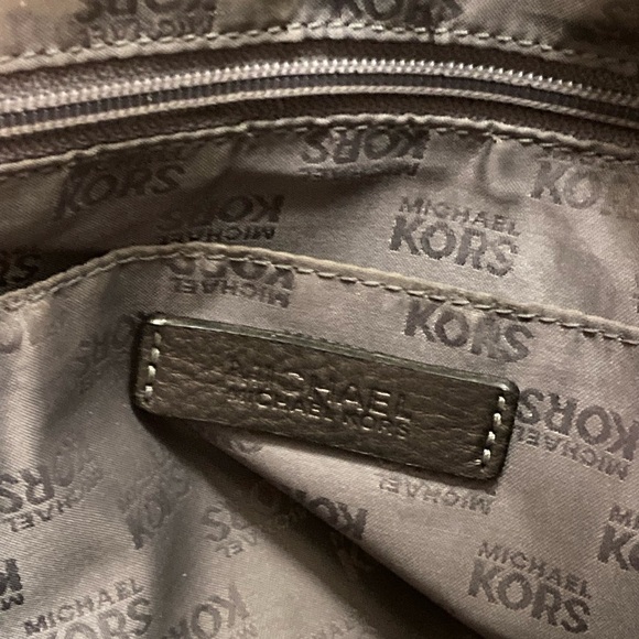 METALLIC SILVER MICHAEL KORS LEATHER studded  HOBO  TOTE SHOULDERBAG - Picture 3 of 6